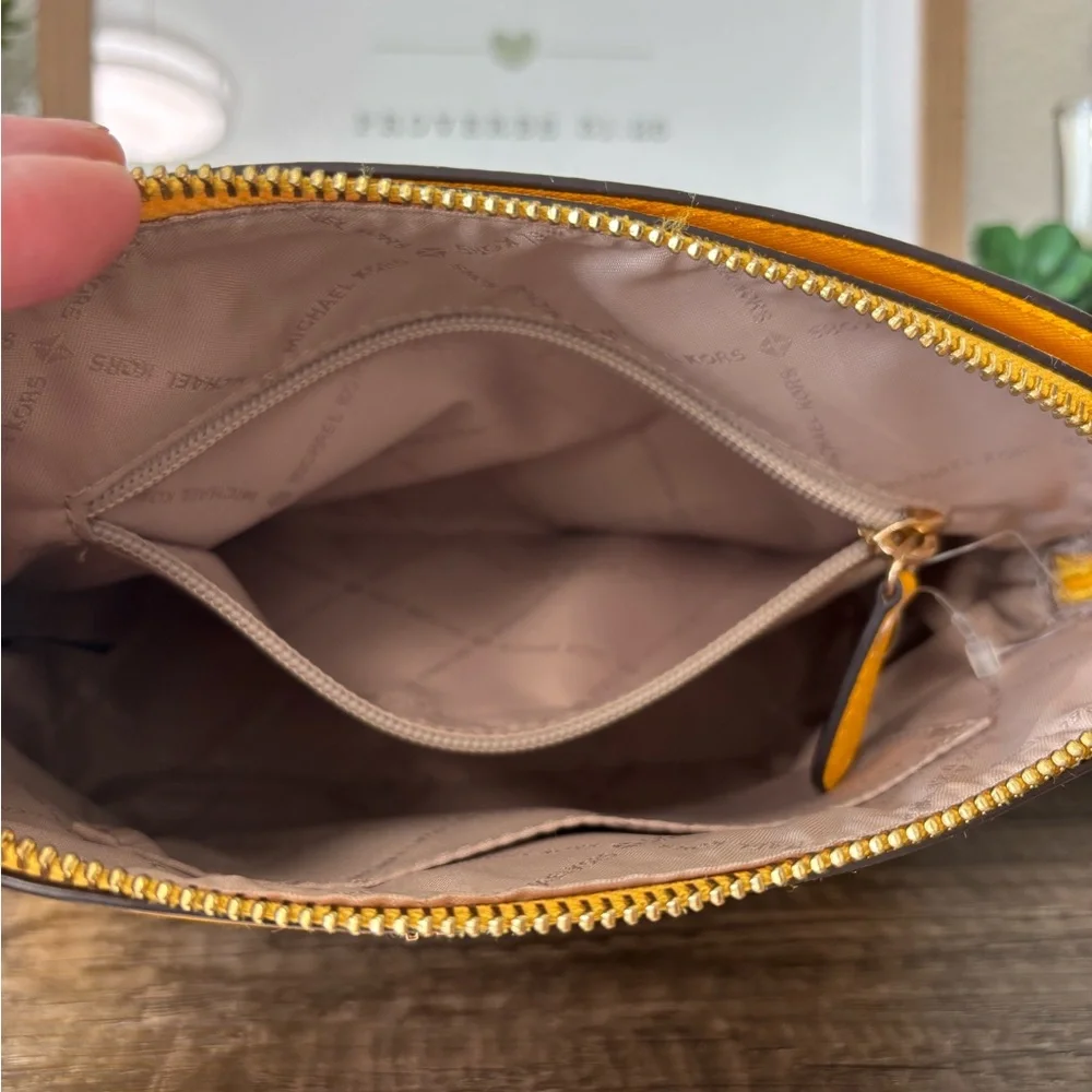 Michael Kors Cindy Large Dome Crossbody - Picture 9 of 11
